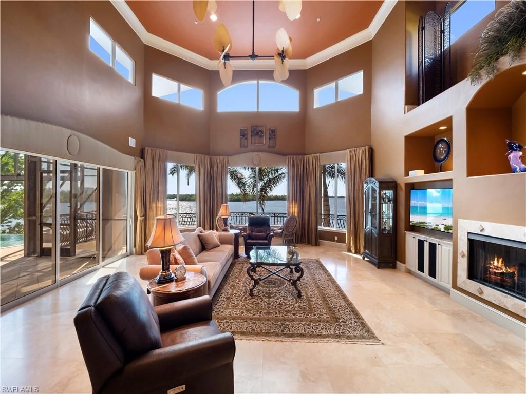 Fireplace, Interior, Living room, Pendant Lights, Recessed Lighting, Water