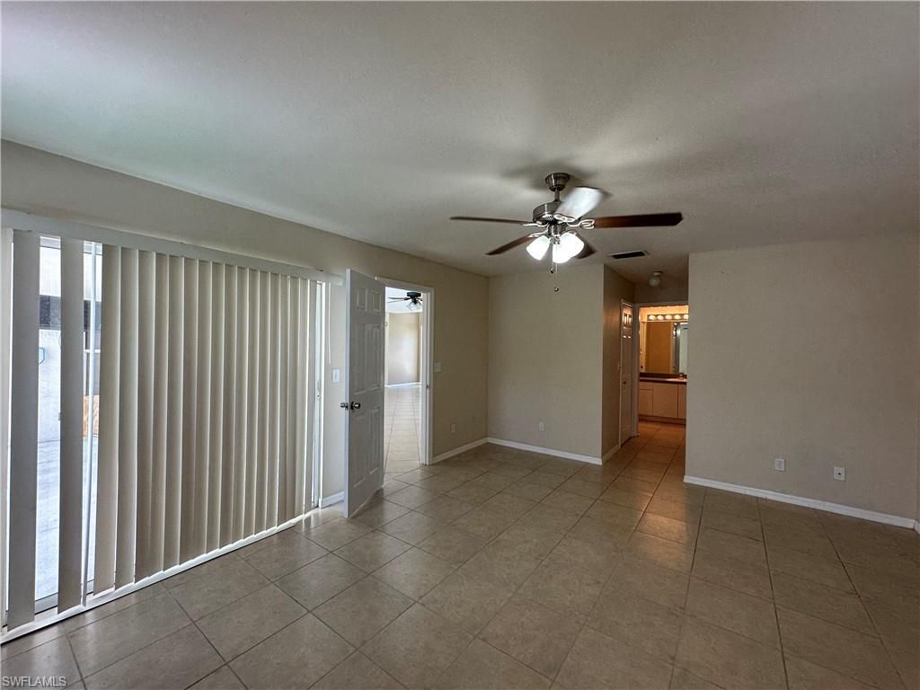 Empty room, Interior