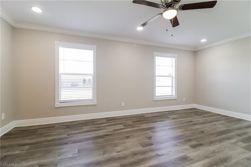 Empty room, Interior, Recessed Lighting, Wood Texture Flooring
