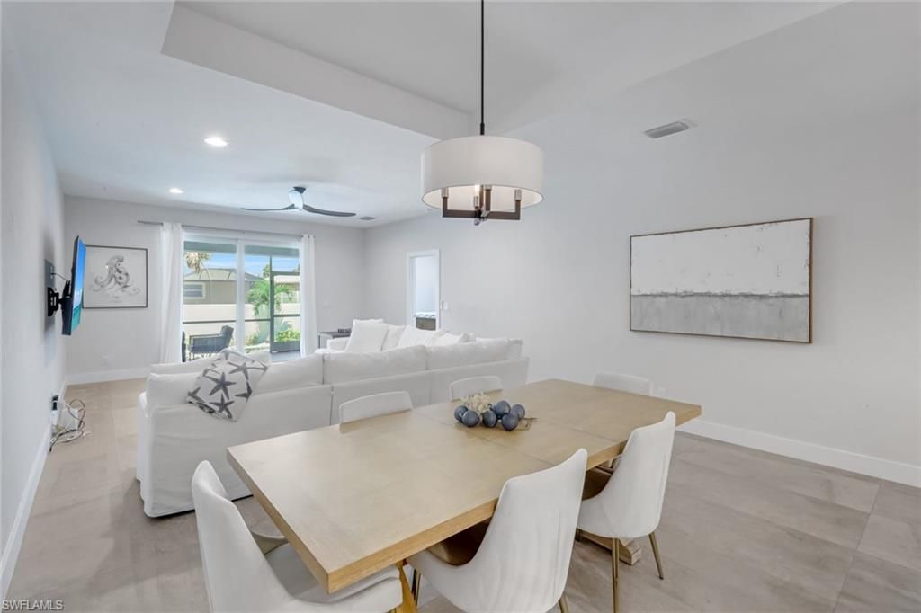 Chandelier, Dining room, Interior, Living room, Recessed Lighting