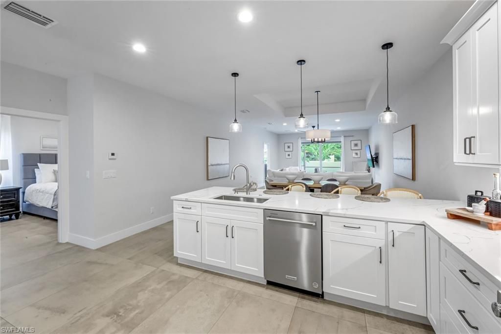 Bedroom, Interior, Kitchen, Pendant Lights, Recessed Lighting