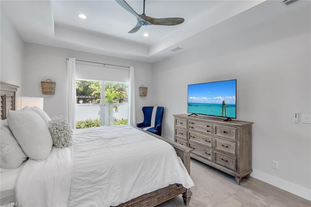 Bedroom, Interior, Recessed Lighting, Water