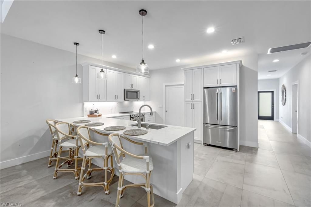 Interior, Kitchen, Pendant Lights, Recessed Lighting, Stainless Steel Appliances