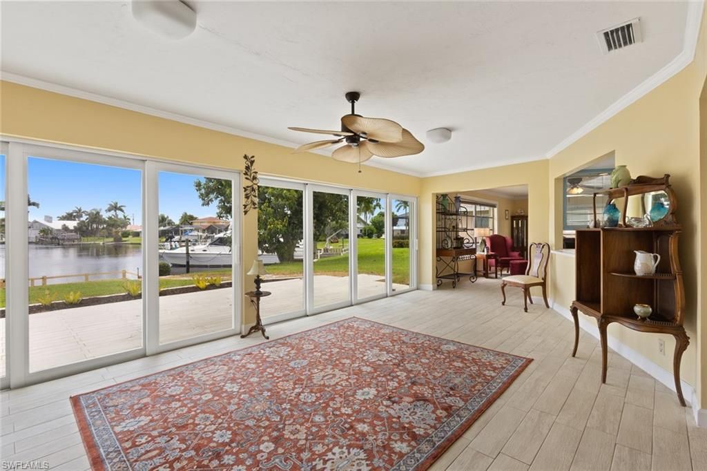 Interior, Sun Room, Water, Wood Texture Flooring