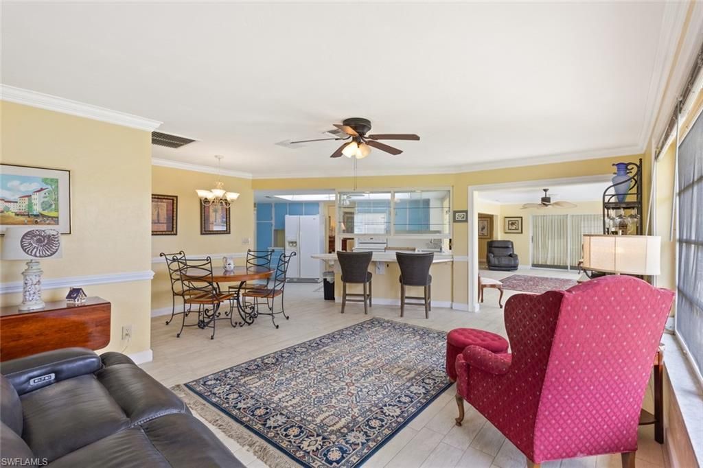 Chandelier, Dining room, Interior, Living room, Pendant Lights