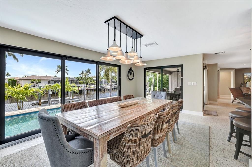 Dining room, Interior, Pendant Lights, Recessed Lighting