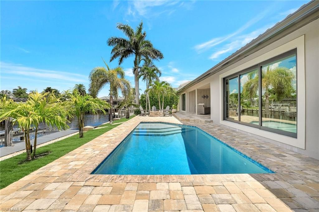 Exterior, Pool, Water
