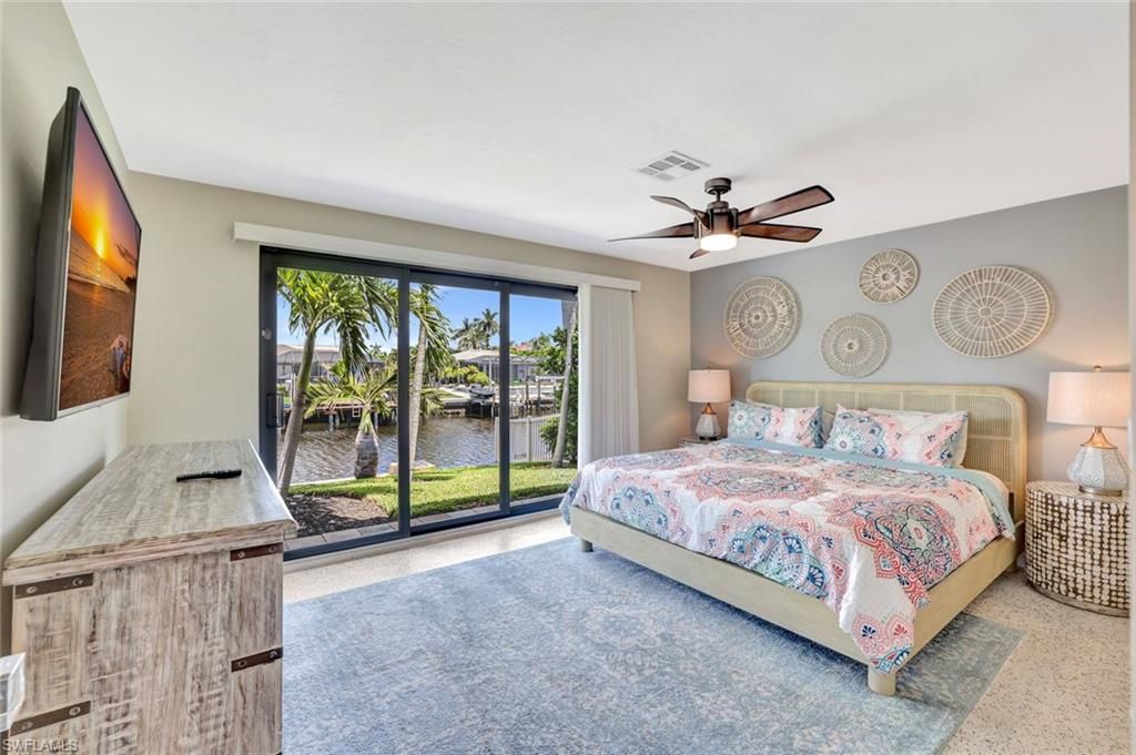 Bedroom, Interior, Water