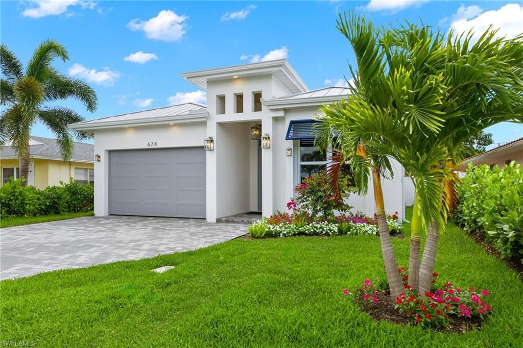 Attached, Exterior, Facade, Modern