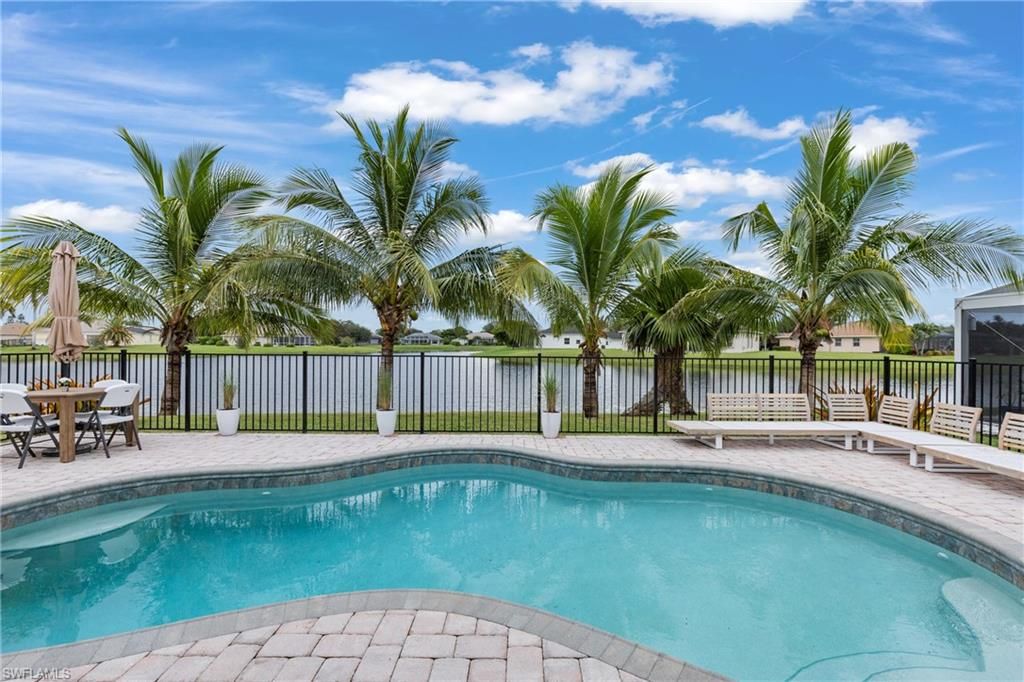 Exterior, Pool, Water