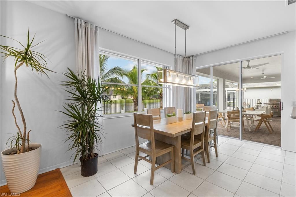 Dining room, Interior, Pendant Lights