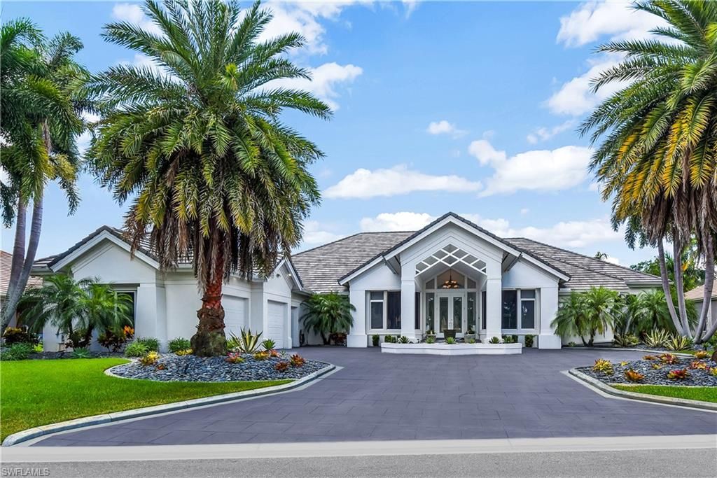 Attached, Exterior, Facade, Ranch