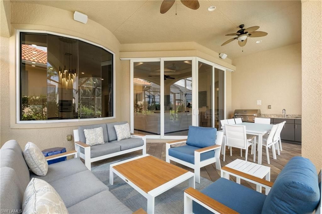 Dining room, Exterior, Living room