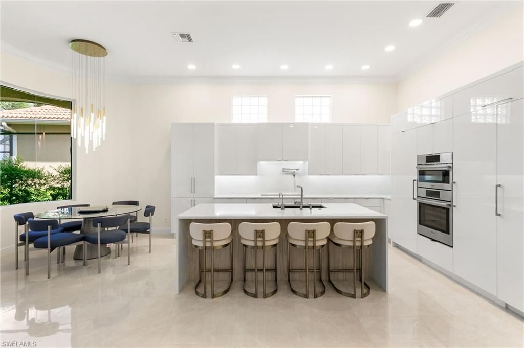 Dining room, Interior, Kitchen, Pendant Lights, Recessed Lighting, Stainless Steel Appliances