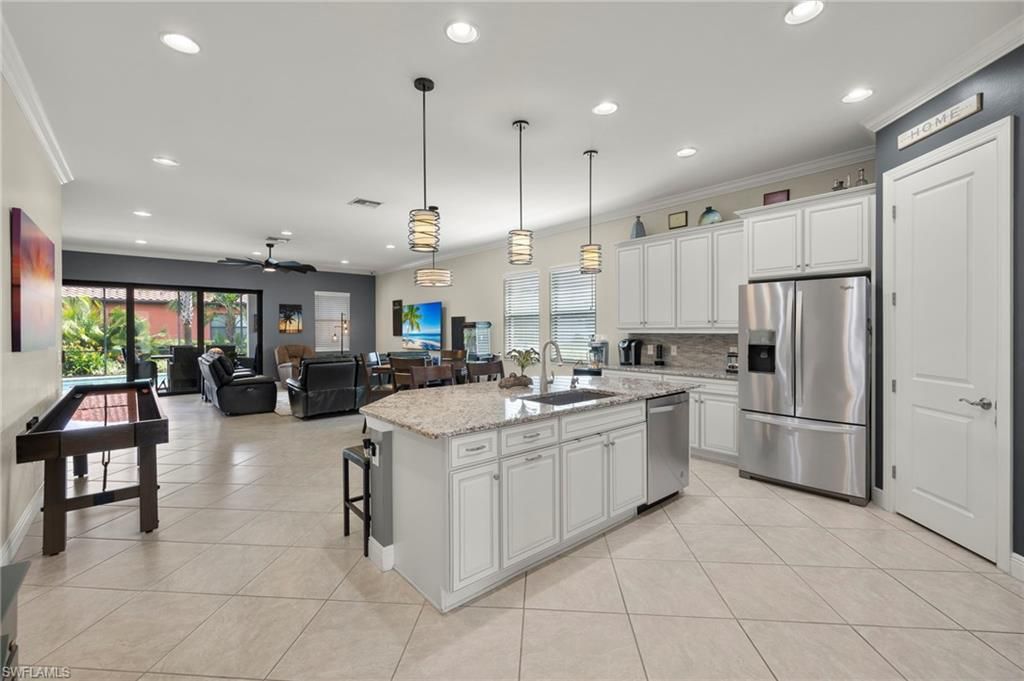 Interior, Kitchen, Living room, Pendant Lights, Recessed Lighting, Stainless Steel Appliances