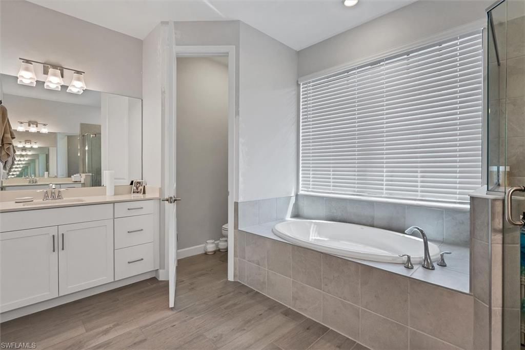 Bathroom, Interior, Recessed Lighting, Wood Texture Flooring