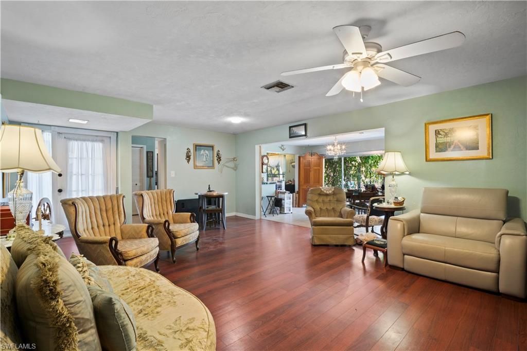 Dining room, Interior, Living room, Recessed Lighting, Wood Texture Flooring