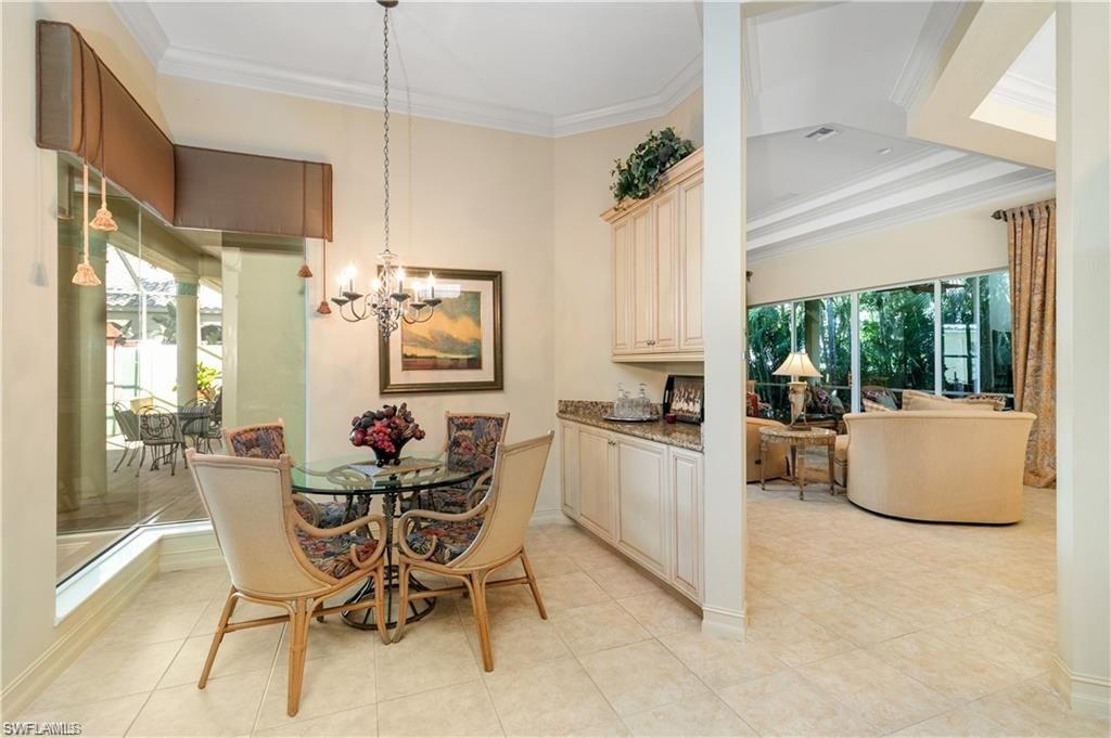 Chandelier, Dining room, Interior, Living room, Pendant Lights