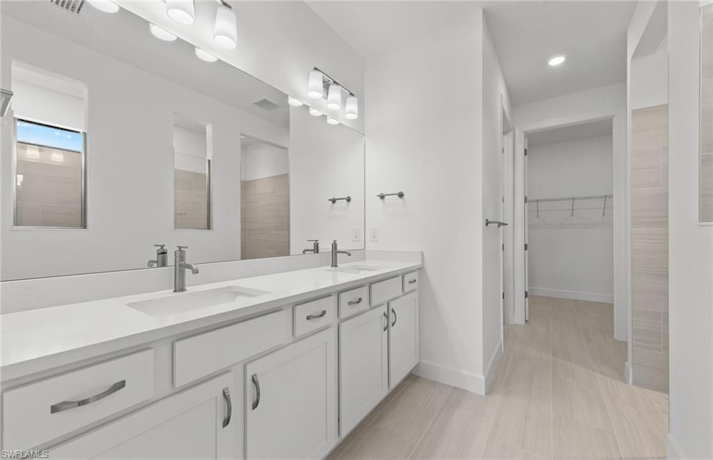 Bathroom, Dual Sink Vanities, Interior, Recessed Lighting