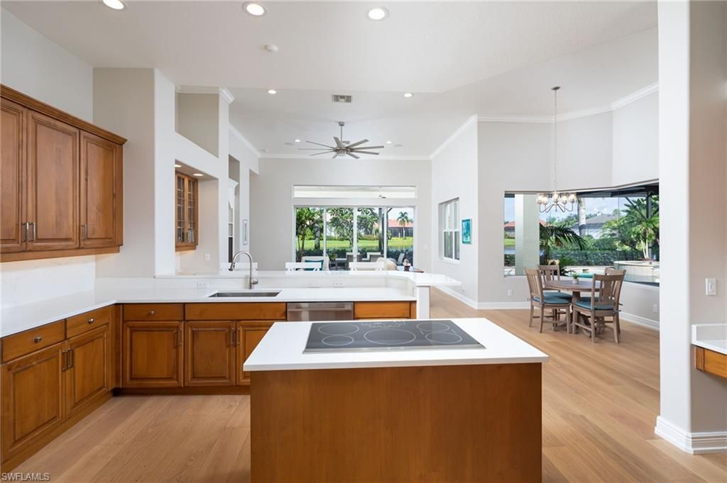 Dining room, Interior, Kitchen, Pendant Lights, Recessed Lighting, Wood Texture Flooring