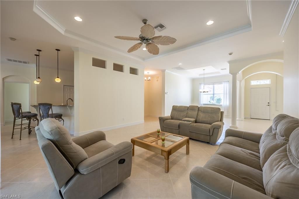 Dining room, Interior, Living room, Pendant Lights, Recessed Lighting