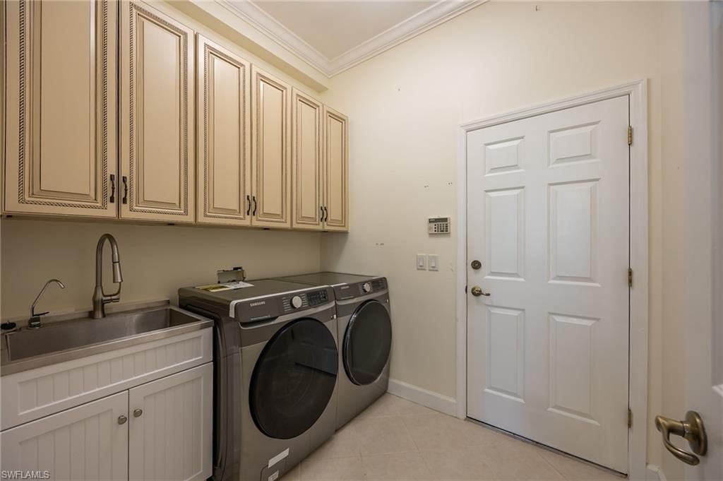 Interior, Washer