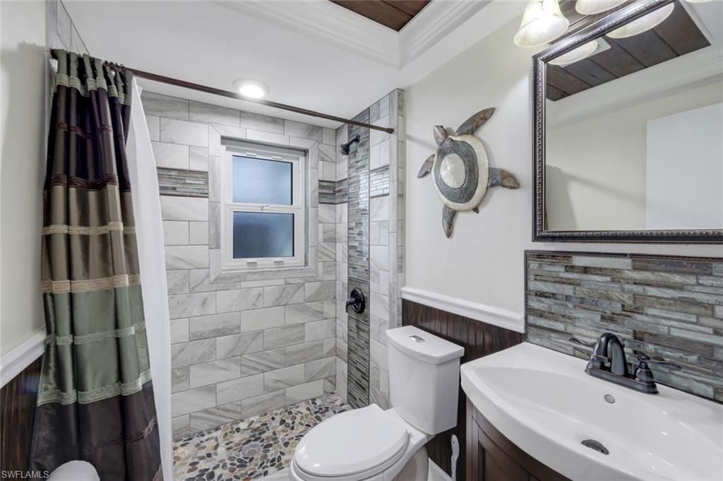 Bathroom, Interior, Recessed Lighting