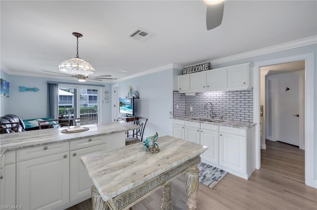 Dining room, Interior, Kitchen, Pendant Lights, Wood Texture Flooring