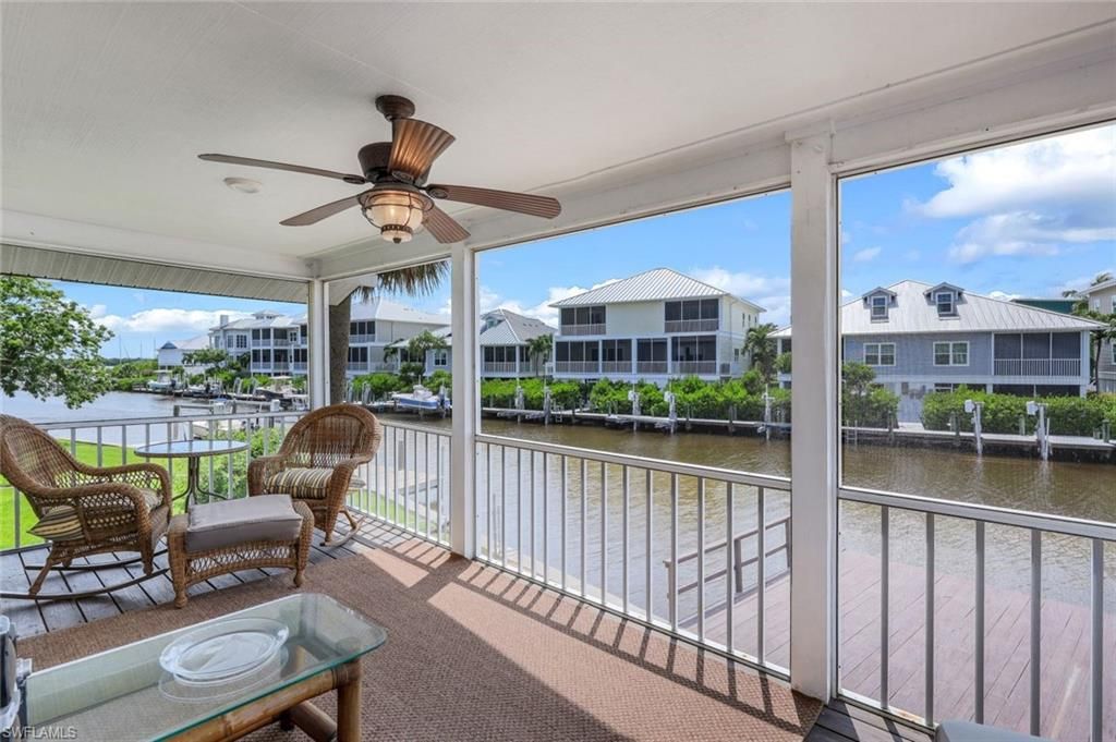 Interior, Sun Room, Water