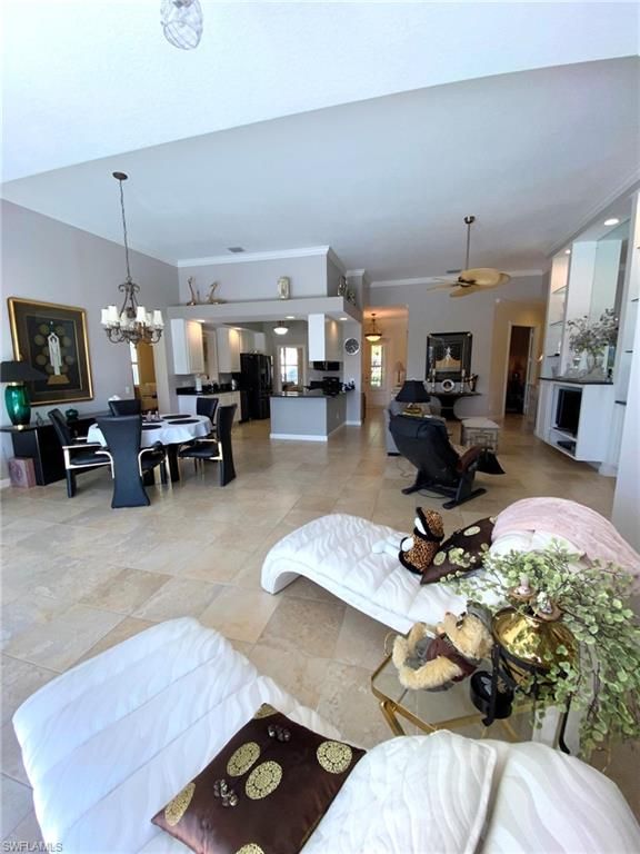 Chandelier, Dining room, Interior, Living room, Pendant Lights