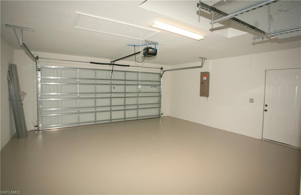 Garage, Interior