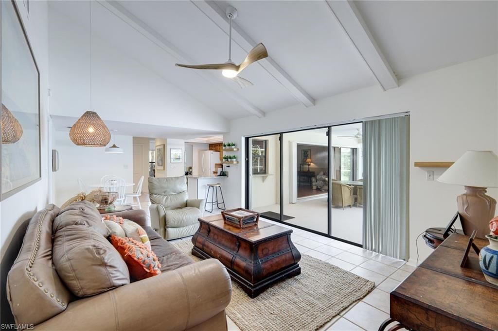 Interior, Living room, Pendant Lights