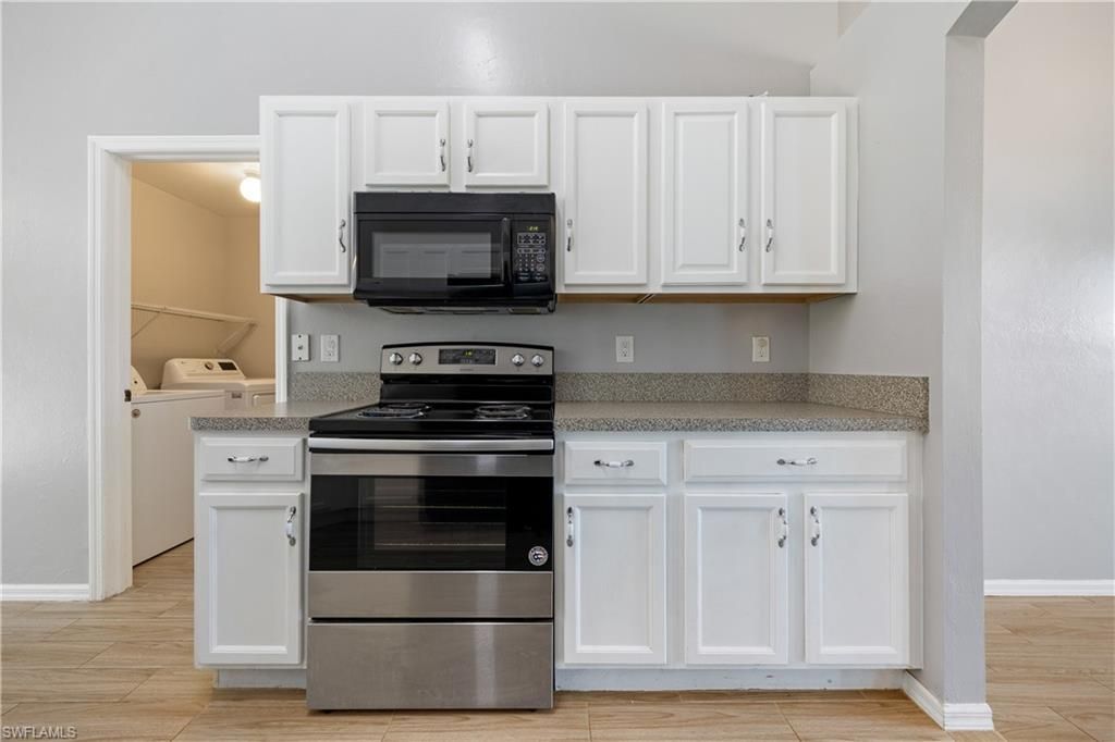Interior, Kitchen, Washer, Wood Texture Flooring