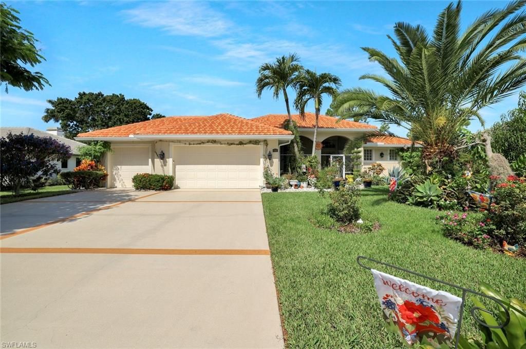 Attached, Backyard, Exterior, Facade, Ranch