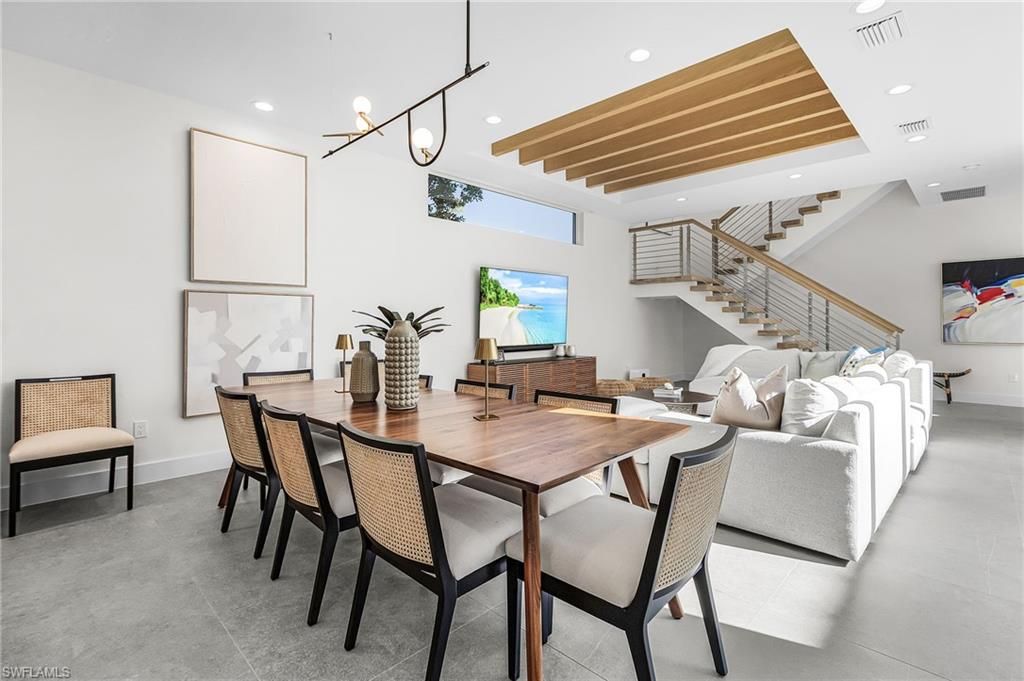 Dining room, Interior, Living room, Pendant Lights, Recessed Lighting, Wooden Beams