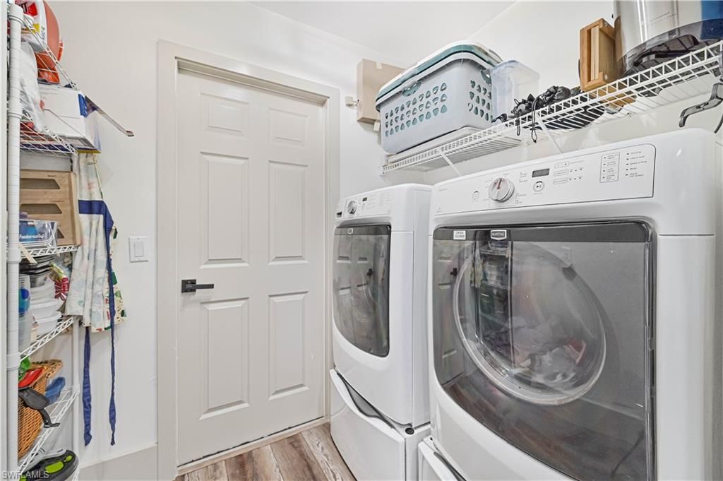 Interior, Washer, Wood Texture Flooring