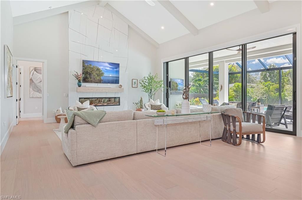 Fireplace, Interior, Living room, Pendant Lights, Recessed Lighting, Wood Texture Flooring