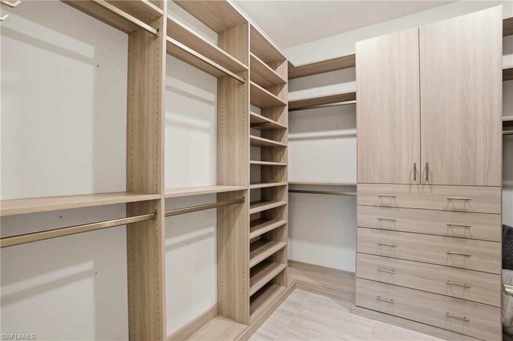 Interior, Walk-in Closets