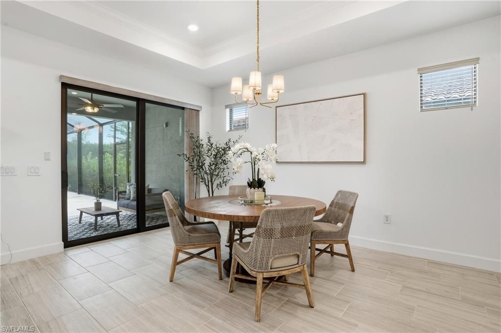 Chandelier, Dining room, Interior, Recessed Lighting, Wood Texture Flooring