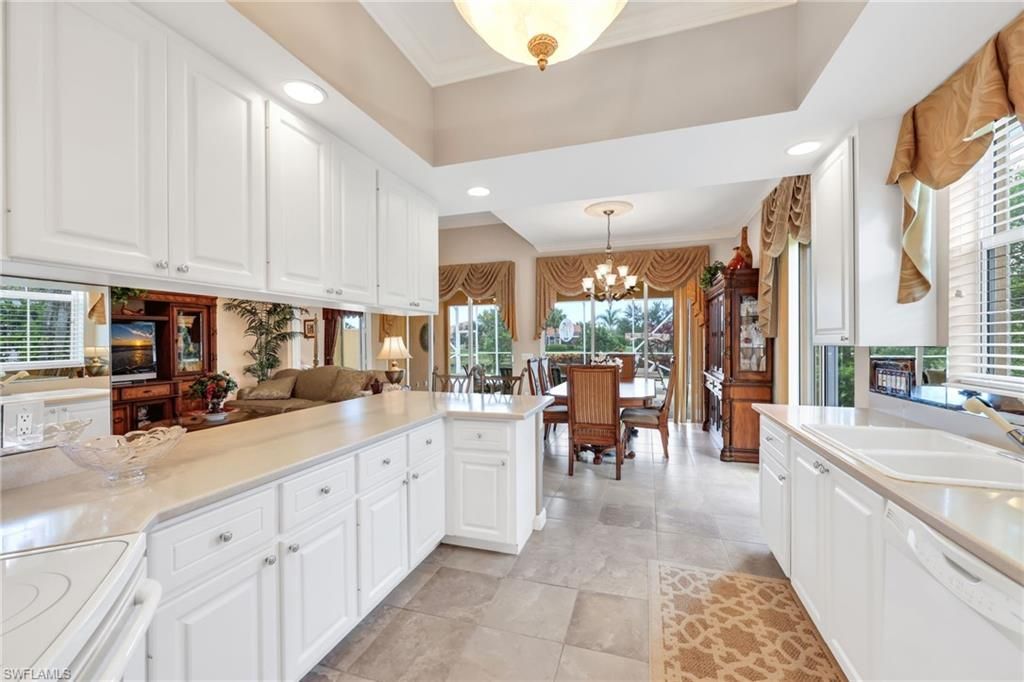Chandelier, Dining room, Interior, Living room, Recessed Lighting