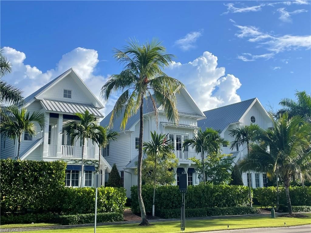 Exterior, Facade, Queen Anne Victorian