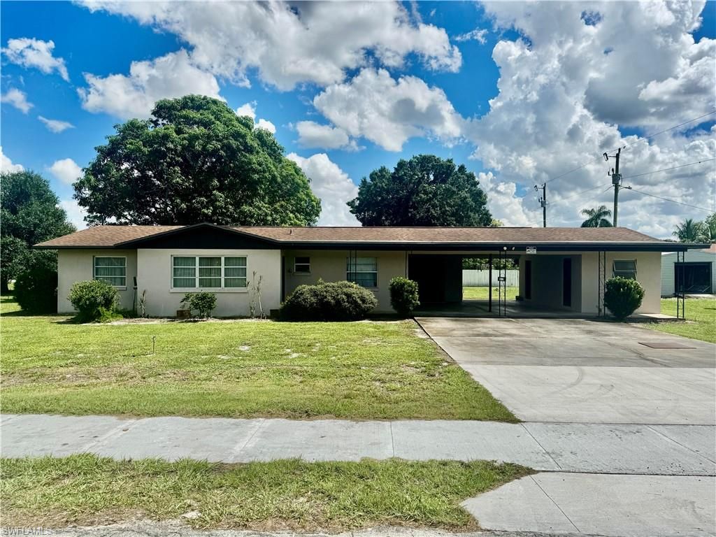 Backyard, Exterior, Facade, Ranch