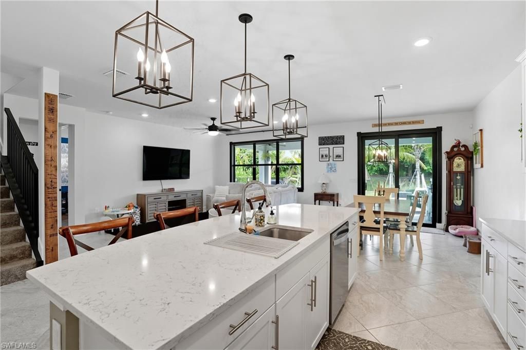 Dining room, Interior, Kitchen, Marble, Pendant Lights, Recessed Lighting
