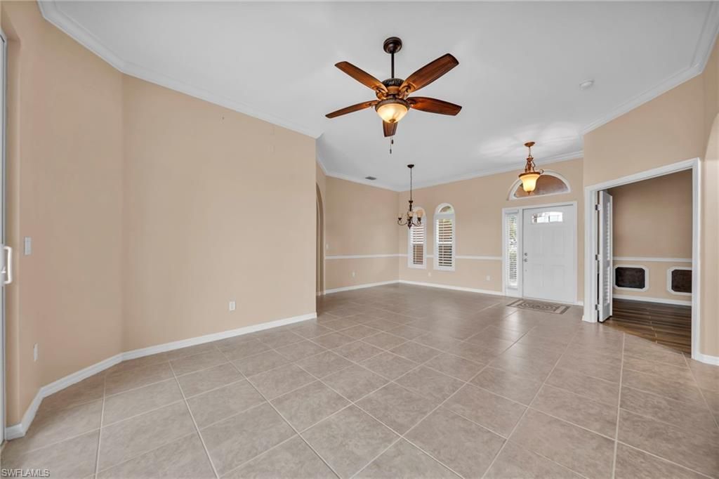 Empty room, Interior, Pendant Lights