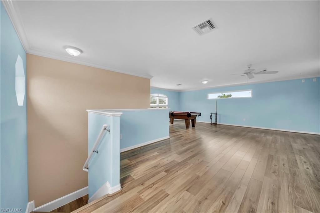 Billiard Table, Game Room, Interior, Wood Texture Flooring