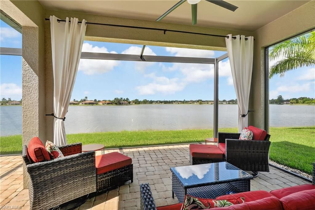 Interior, Sun Room, Water
