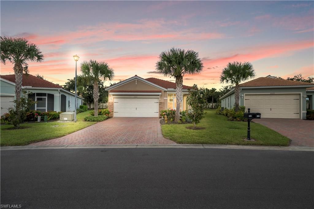 Attached, Detached Garage, Exterior, Facade, Ranch