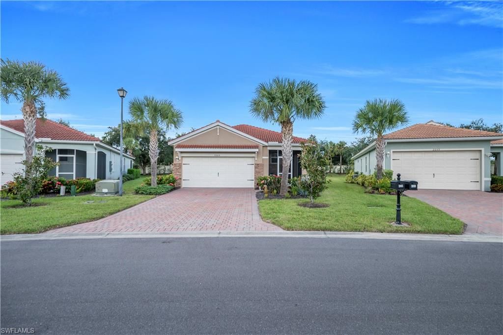 Attached, Detached Garage, Exterior, Facade, Ranch