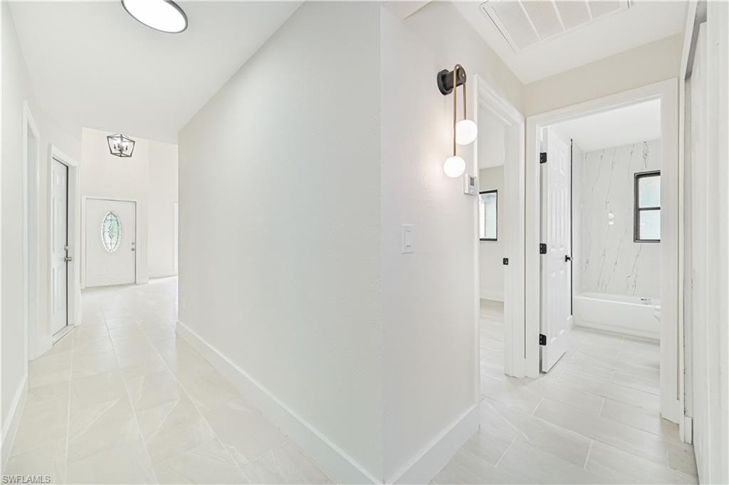 Bathroom, Interior, Marble Walls, Pendant Lights, Recessed Lighting