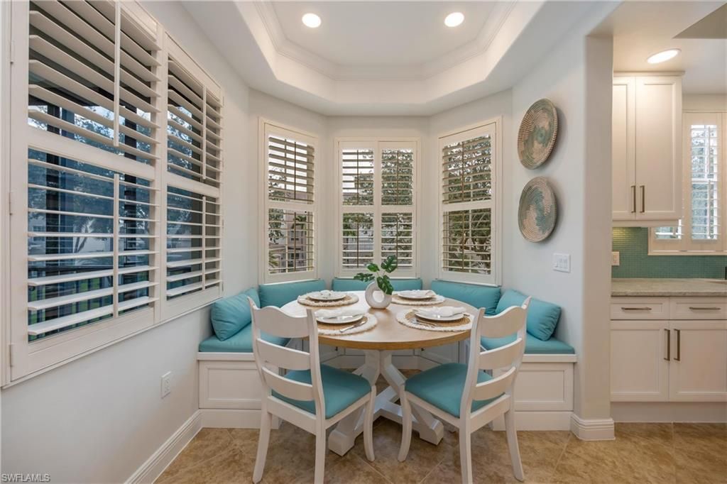 Dining room, Interior, Recessed Lighting